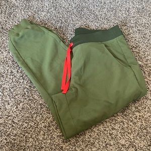 NWOT FIGS Zamora jogger. Dark olive MP